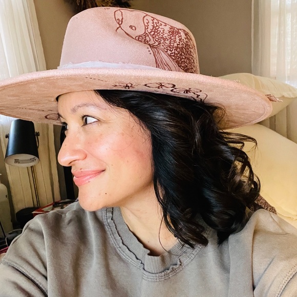 Meet your Posher, Jessica - Picture 1 of 1